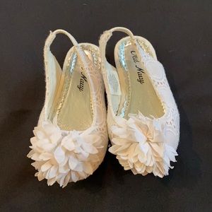 White Flower Sandals